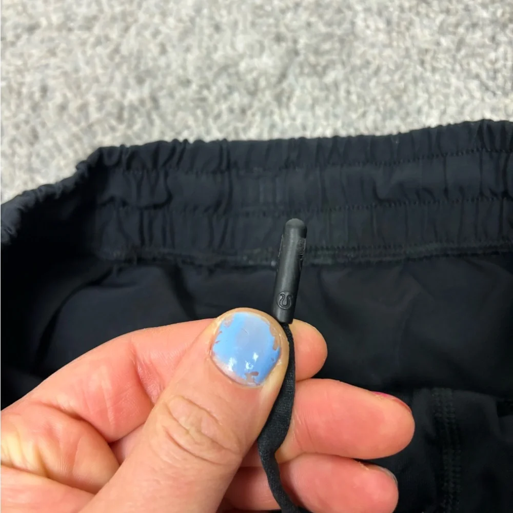 Black lululemon pace breaker 7” inseam‎ shorts